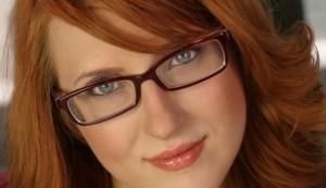 Makeup-For-People-With-Glasses-598x344